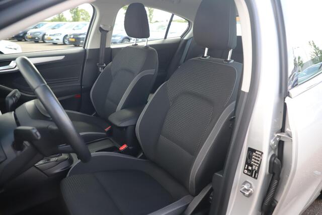 Ford FOCUS 1.0 EcoBoost Trend Edition Business Navigatie Achteruitrijcamera Airco Cruise Rijstrooksensor 16 inch