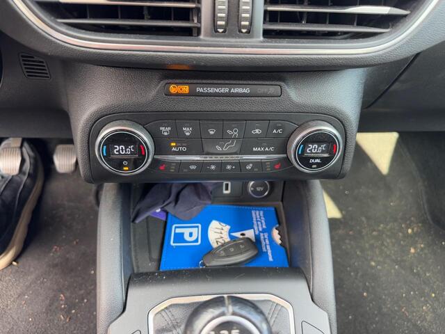 Ford FOCUS 1.0 EcoBoost Titanium Business | Winter Pack | Full LED | 10-weg verstelbare stoel | 17 inch | Camera | Head up Display | Bang&Olufsen