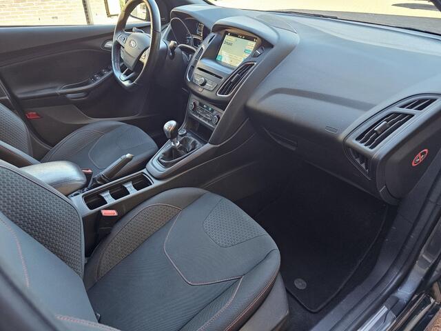 Ford FOCUS 1.5 ST-Line