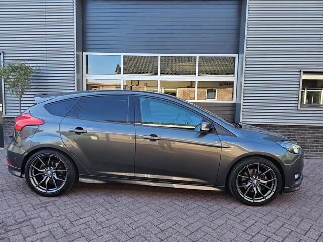 Ford FOCUS 1.5 ST-Line