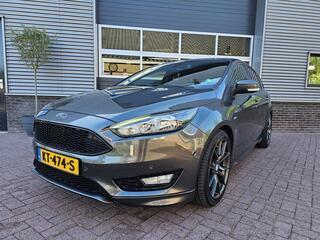 ford-focus-1.5-st-line
