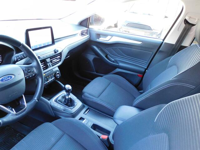 Ford FOCUS Wagon 1.5 EcoBoost Titanium Business APPLE CARPLAY/ANDROID! NAVI! CRUISE! CLIMA! TREKHAAK!