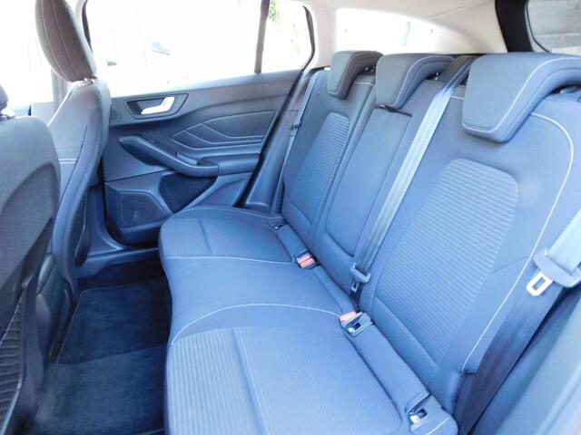 Ford FOCUS Wagon 1.5 EcoBoost Titanium Business APPLE CARPLAY/ANDROID! NAVI! CRUISE! CLIMA! TREKHAAK!