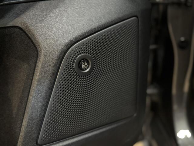 Ford FOCUS Wagon 1.5 EcoBoost Titanium Business Airco ECC | LED| B&O | Camera | Adaptive Cruise | Stuur verwarming | Apple Carplay | Isofix | NAP |