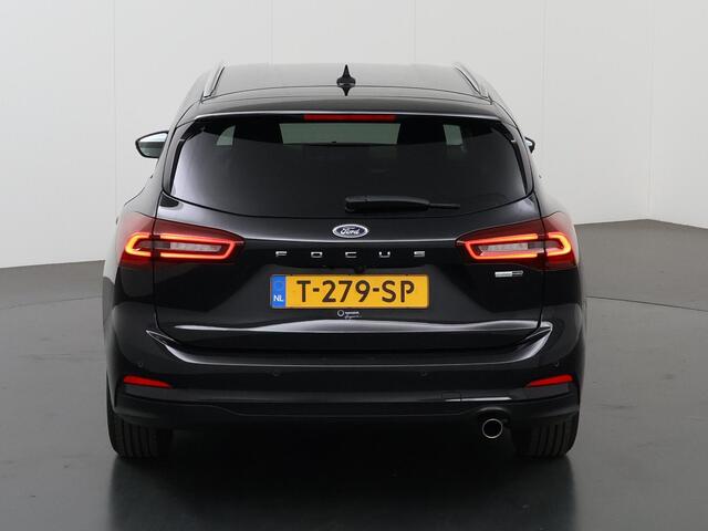 Ford FOCUS Wagon 1.0 EcoBoost Hybrid Titanium | Winterpakket | Cruise Control Adaptief | Parkeercamera | Navigatie |