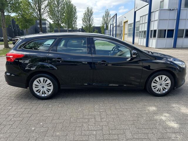 Ford FOCUS 1.0 Trend 125PK STOELVW STUURVW TREKHAAK!