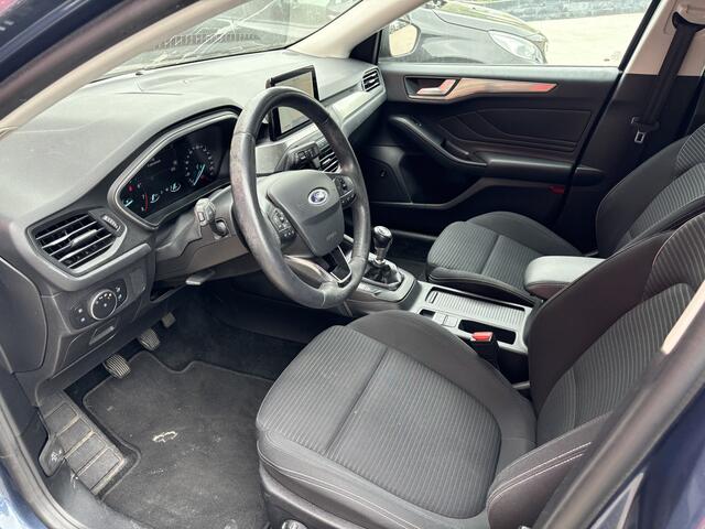Ford FOCUS 1.0 EcoBoost Titanium Business TREKHAAK / FULL LED / CAMERA / STOELVERW / STUURVERW / B&O / DAB+ / CARPLAY / NL-AUTO