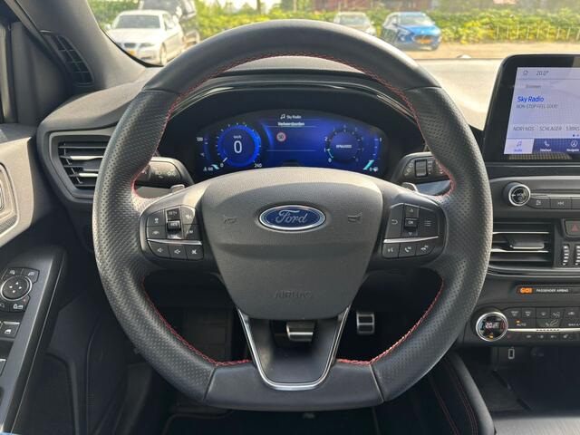 Ford FOCUS 1.5 EcoBoost ST Line X Business 150 PK Automaat | Winterpack | Adaptieve Cruise | 100% dealer onderhouden | Full LED