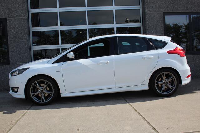 Ford FOCUS 1.0 ST-Line 126 Pk HB NL auto, Dealer onderhouden, 18 Inch LM, Trekhaak