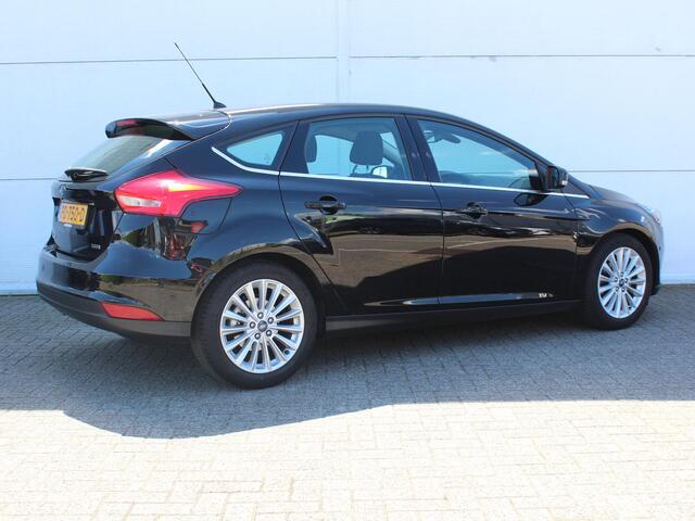 Ford FOCUS 1.0 Titanium / Trekhaak Afneembaar (1000 KG) / Navigatie + Apple Carplay/Android Auto / Cruise Control / Climate Control / 17" Lichtmetalen Velgen /