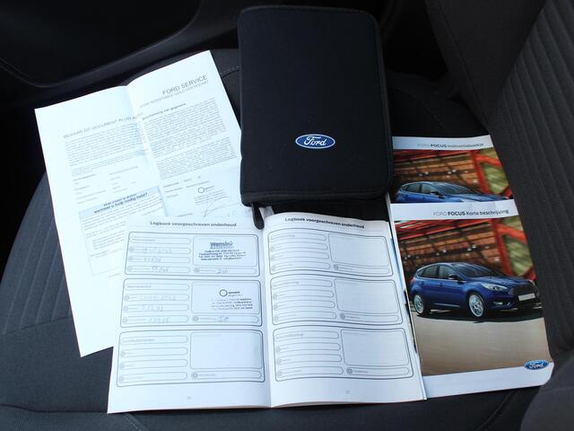 Ford FOCUS 1.0 Titanium / Trekhaak Afneembaar (1000 KG) / Navigatie + Apple Carplay/Android Auto / Cruise Control / Climate Control / 17" Lichtmetalen Velgen /