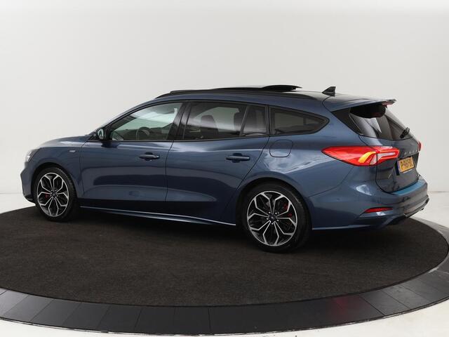 Ford FOCUS 1.0 EcoBoost ST Line X | Panoramadak | Stoel & stuurverwarming | Adaptive cruise | Camera | Carplay | Full LED | Trekhaak | Climate control | Navigatie