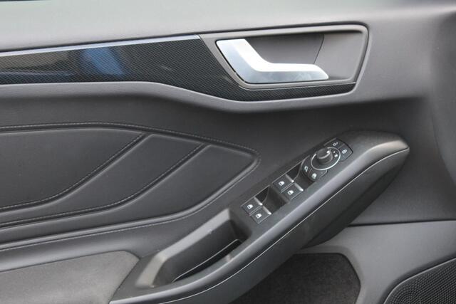 Ford FOCUS Wagon 1.0 EcoBoost Hybrid ST Line X WinterPack, Driver Ass Pack, Trekhaak Afn, Sync4, Camera, Adaptieve Cruise.