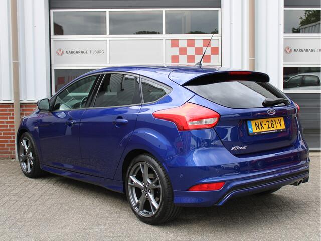 Ford FOCUS 1.5 150PK ST-Line 4-cilinder/2e Eig./Xenon/PDC/Cruise/Climate/Voorruitverw./18inch/Navi/Carplay