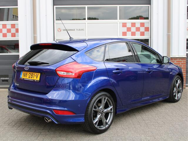 Ford FOCUS 1.5 150PK ST-Line 4-cilinder/2e Eig./Xenon/PDC/Cruise/Climate/Voorruitverw./18inch/Navi/Carplay