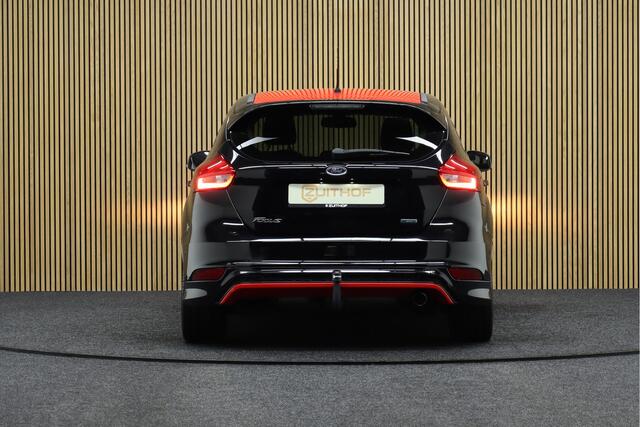 Ford FOCUS 1.5 Red Edition | Cruise-control | Afneembare Trekhaak | Clima | Stoelverwarming | Stuurverwarming