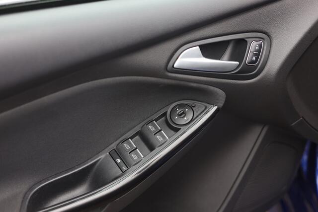 Ford FOCUS 1.0 ST-LINE | NAVI | CAMERA | 18 INCH