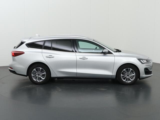 Ford FOCUS Wagon 1.0 EcoBoost Hybrid Titanium | Winter Pack | Navigatie | Parkeersensoren | Climate Control |