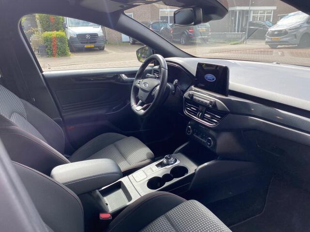 Ford FOCUS 1.5 ECOBL. TIT. XBNS AUTOMAAT / ECC / NAVI / TREKHAAK
