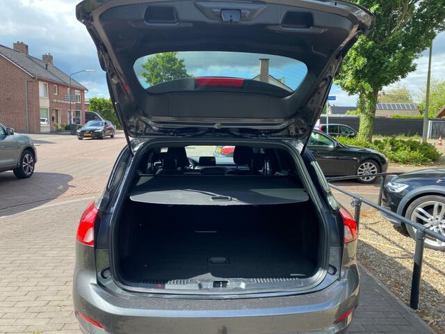 Ford FOCUS 1.5 ECOBL. TIT. XBNS AUTOMAAT / ECC / NAVI / TREKHAAK