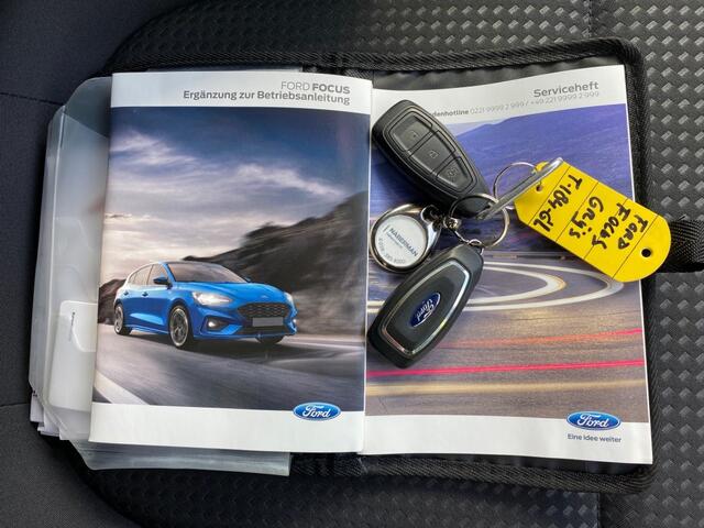 Ford FOCUS 1.5 ECOBL. TIT. XBNS AUTOMAAT / ECC / NAVI / TREKHAAK