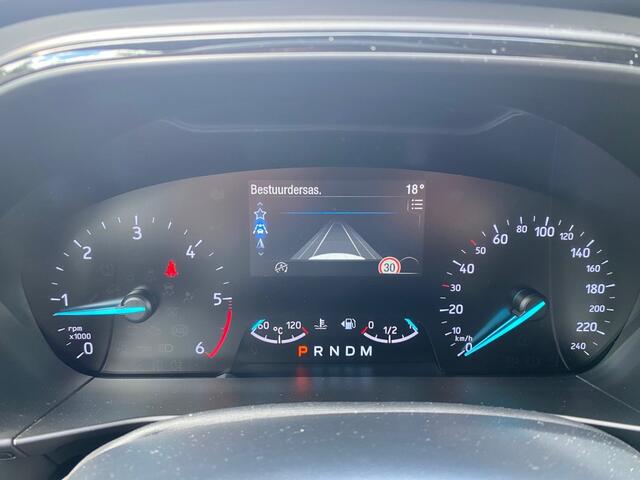 Ford FOCUS 1.5 ECOBL. TIT. XBNS AUTOMAAT / ECC / NAVI / TREKHAAK