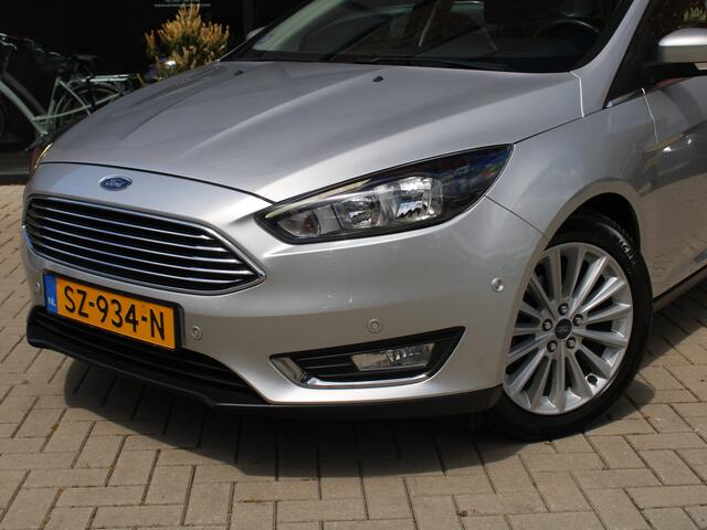 Ford FOCUS Wagon 1.0 Titanium 125PK Navigatie, Camera, Trekhaak