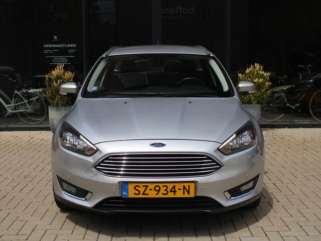 Ford FOCUS Wagon 1.0 Titanium 125PK Navigatie, Camera, Trekhaak