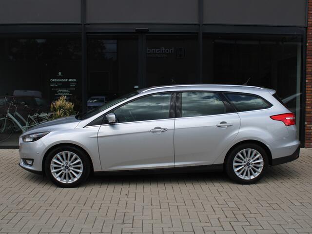 Ford FOCUS Wagon 1.0 Titanium 125PK Navigatie, Camera, Trekhaak
