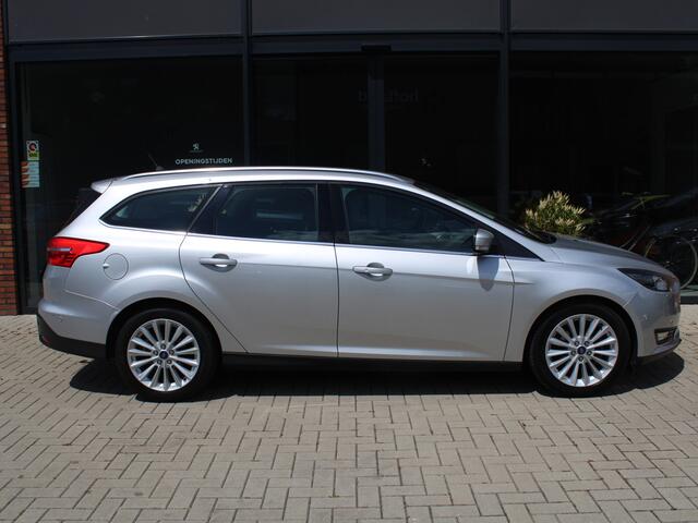 Ford FOCUS Wagon 1.0 Titanium 125PK Navigatie, Camera, Trekhaak