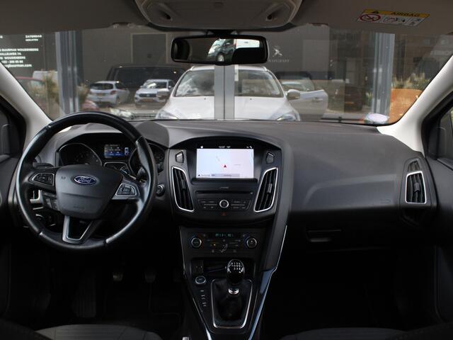 Ford FOCUS Wagon 1.0 Titanium 125PK Navigatie, Camera, Trekhaak