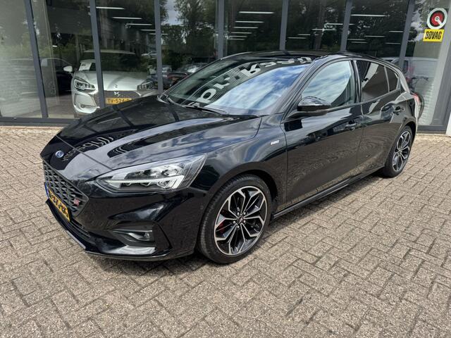 Ford FOCUS 1.0 EcoBoost ST Line*LED*Navi*Panoramadak*Winterpack*