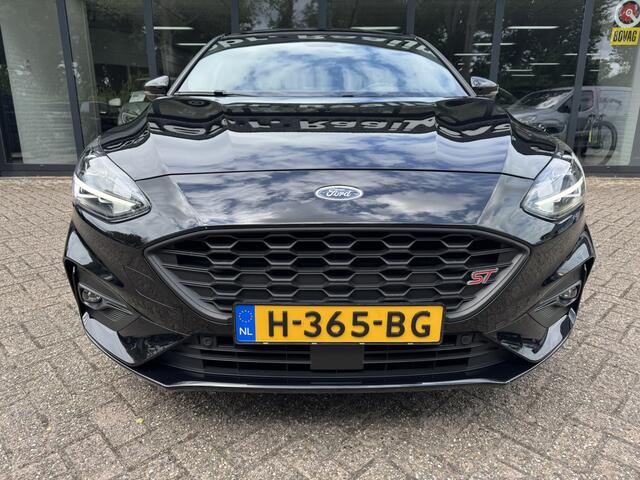 Ford FOCUS 1.0 EcoBoost ST Line*LED*Navi*Panoramadak*Winterpack*