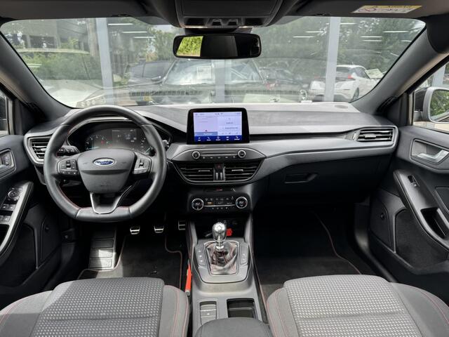 Ford FOCUS 1.0 EcoBoost ST Line*LED*Navi*Panoramadak*Winterpack*