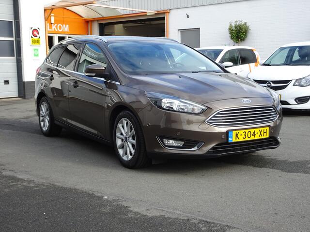 Ford FOCUS Wagon 1.0 Titanium Automatische airco, navigatie, cruise controle, licht metalen velgen, parkeersensoren voor en achter, stoelverwarming, stuurwiel verwarming, enz.
