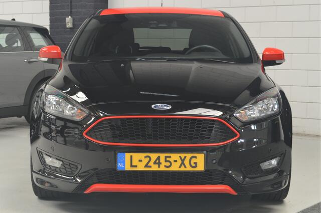 Ford FOCUS 1.5 ST-Line 182 PK // 99.000 km // NAVI // CLIMA // PDC V&A // CAMERA // STOEL&STUURVERWARMING //