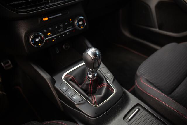 Ford FOCUS Wagon 1.5 EcoBoost ST line , Trekhaak, Stoel/stuurverwarming, Verwarmde voorruit,