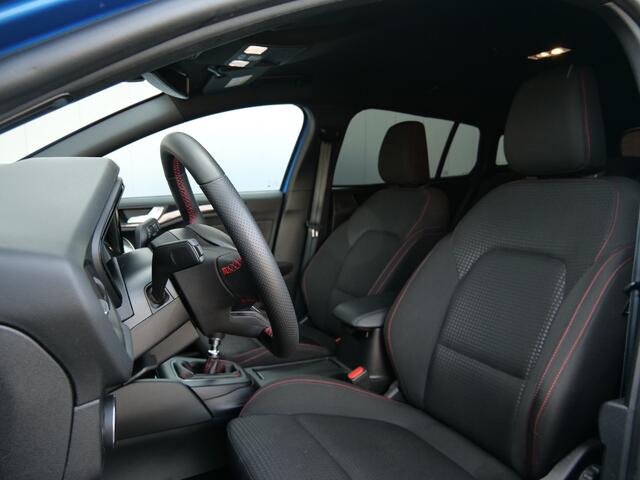 Ford FOCUS Wagon 1.0 125pk EcoBoost Hybrid ST Line Stoelverwarming / Navigatie / 17 inch / LED