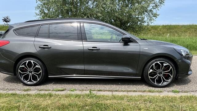 Ford FOCUS Wagon 1.0 EcoBoost Hybrid ST Line X Business