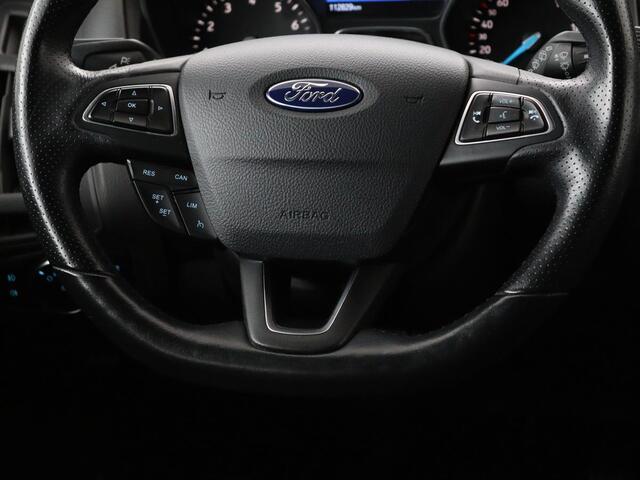 Ford FOCUS 1.0 EcoBoost 140pk ST-Line | Stoel & stuurverwarming | Xenon | Carplay | Navigatie | Climate control | Parkeerhulp | Cruise control