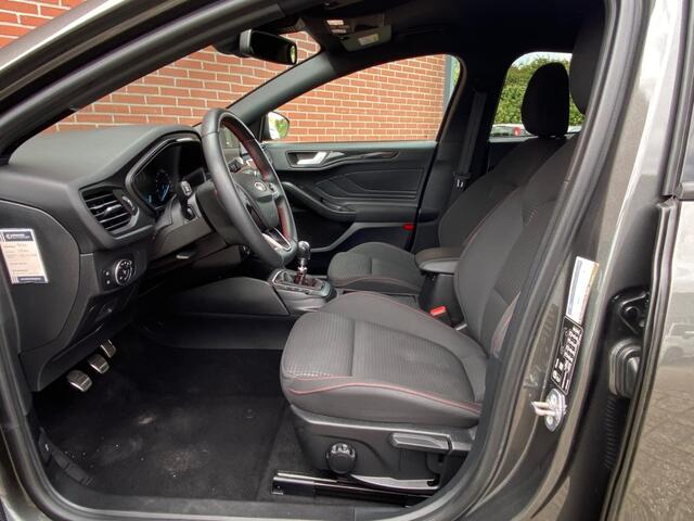 Ford FOCUS 1.0 ECOB. ST LINE. BNS NAV CRUISE CARPLAY STOELVW CAMERA PDC LMV
