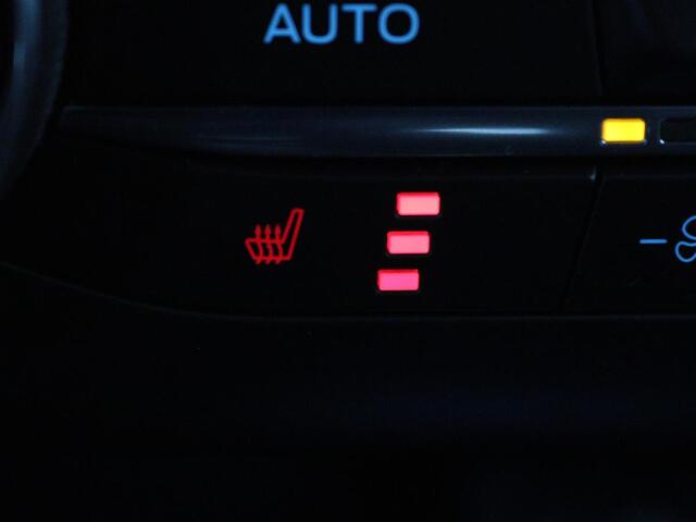 Ford FOCUS 1.0 EcoBoost Hybrid ST Line X | Trekhaak | Stoelverwarming | Half leder | Camera | B&O Sound | Full LED | Carplay | Navigatie | Climate control