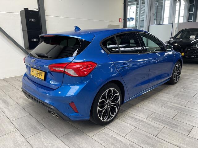 Ford FOCUS EcoBoost 125 pk ST Line | Full LED | 18" | Navi | Clima | Cruise | Apple Carplay | PDC V+A