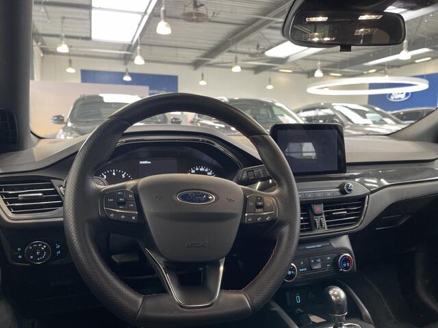 Ford FOCUS EcoBoost 125 pk ST Line | Full LED | 18" | Navi | Clima | Cruise | Apple Carplay | PDC V+A