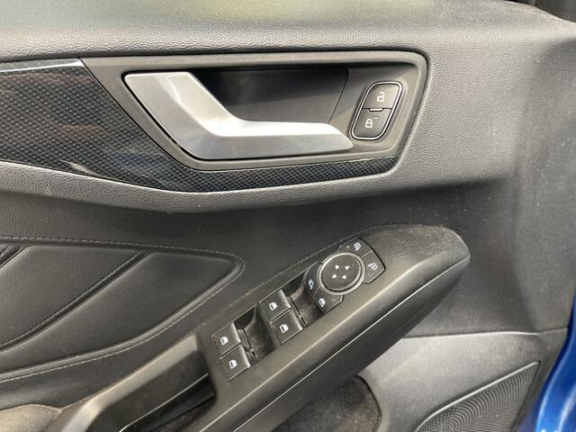 Ford FOCUS EcoBoost 125 pk ST Line | Full LED | 18" | Navi | Clima | Cruise | Apple Carplay | PDC V+A