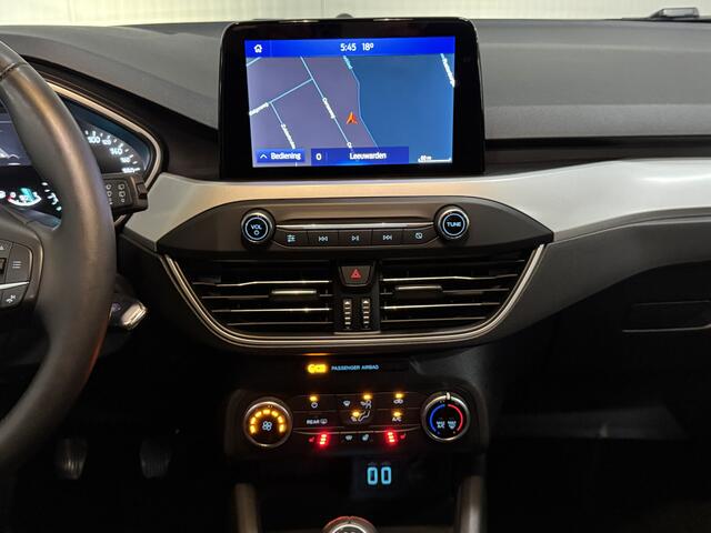 Ford FOCUS Wagon 1.0i 126 PK EcoBoost Business LED NAVI CAMERA STOELVERW. TREKHAAK