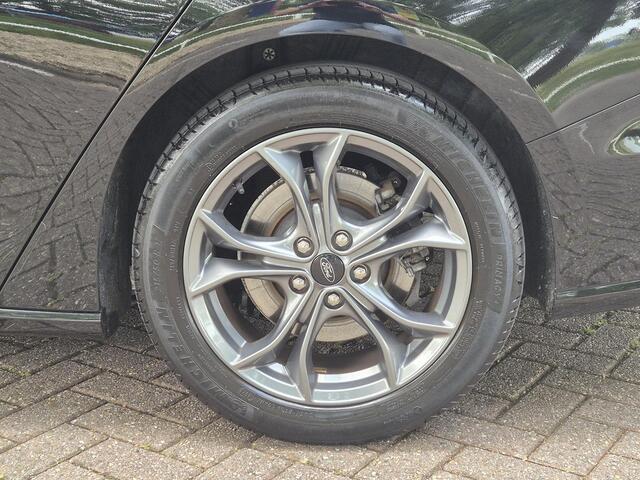 Ford FOCUS Wagon 1.0 EcoBoost Hybrid ST Line 155PK | PDC + Camera | ECC | Navigatie| LM Velgen