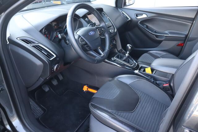Ford FOCUS 1.0 Titanium NL-Auto!! Carplay I Elek.Stoelen I Stoelverwarming
