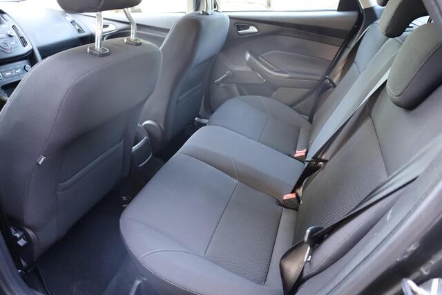 Ford FOCUS Wagon 1.0 , TREKHAAK STOEL/STUUR/RUITVERWARMING ELEC.SPIEGELS CRUISE AIRCO LMV
