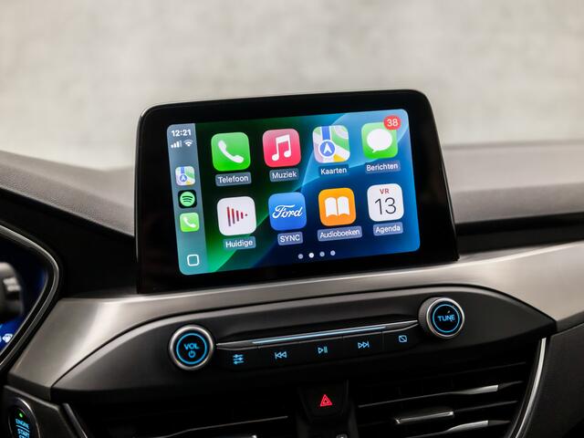Ford FOCUS Wagon 1.0 EcoBoost Titanium X Automaat (VIRTUAL COCKPIT, APPLE CARPLAY, GROOT NAVI, STUUR/STOELVERWARMING, BANG&OLUFSEN, CAMERA, TREKHAAK, SPORTSTOELEN, ELEK ACHTERKLEP, KEYLESS, GETINT GLAS, NIEUWSTAAT)